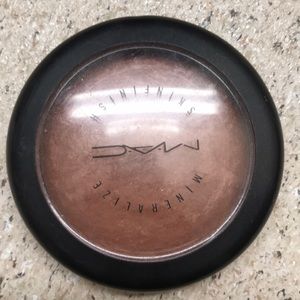 MAC Mineralized Skinfinish in So Ceylon